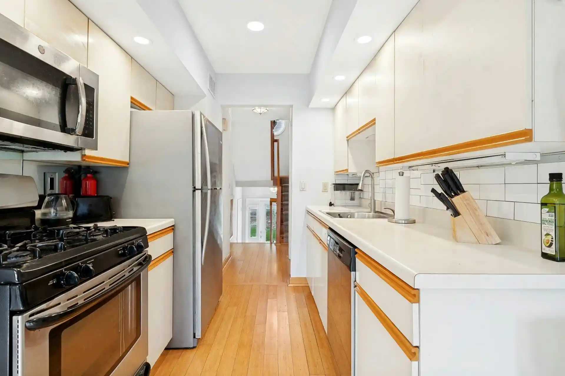 4th image of 27 Sherwood Ct, River Edge, NJ 07661 | MLS# 260015064