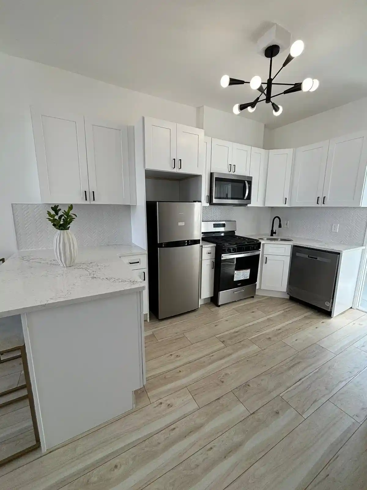 4th image of 301 3Rd St, Jersey City, NJ 07302