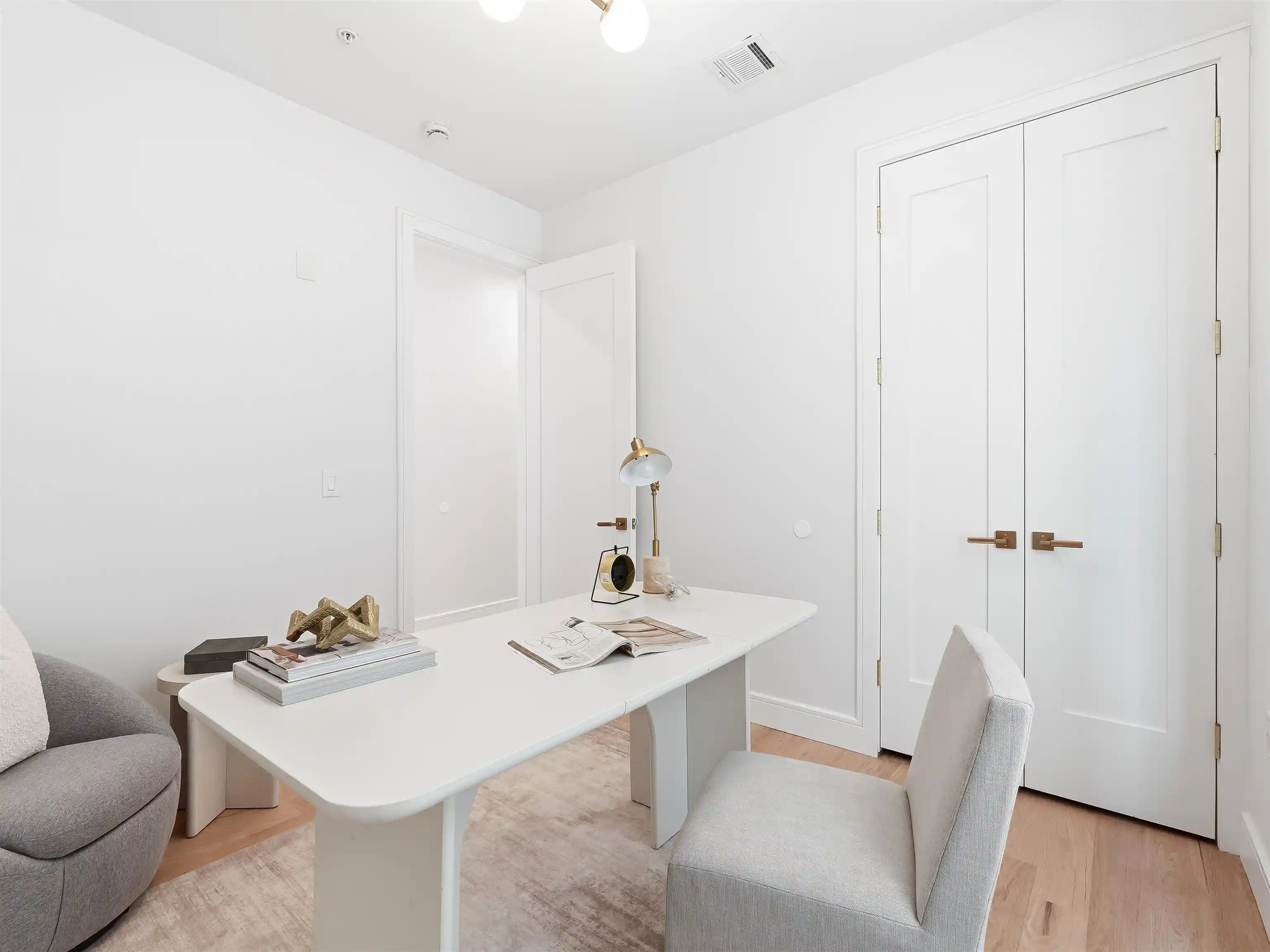 4th image of 1123 Smt Ave, Jersey City, NJ 07307