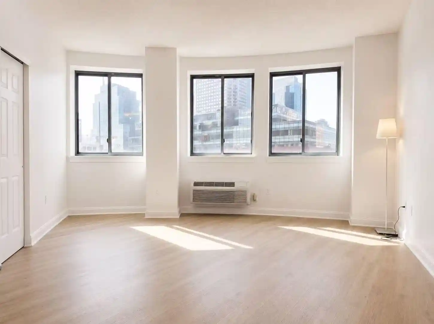 Photo 4 of Condo for sale at 311 Washington St #7C, Jersey City, NJ 07302 | MLS# 260015157 | Listing updated on 2026-10-07