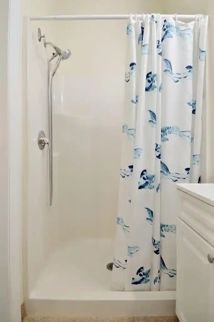 Listing Photo 4 - Condo for sale in building located at 604th Ave A, Bayonne City, NJ 07002 - Unit #104