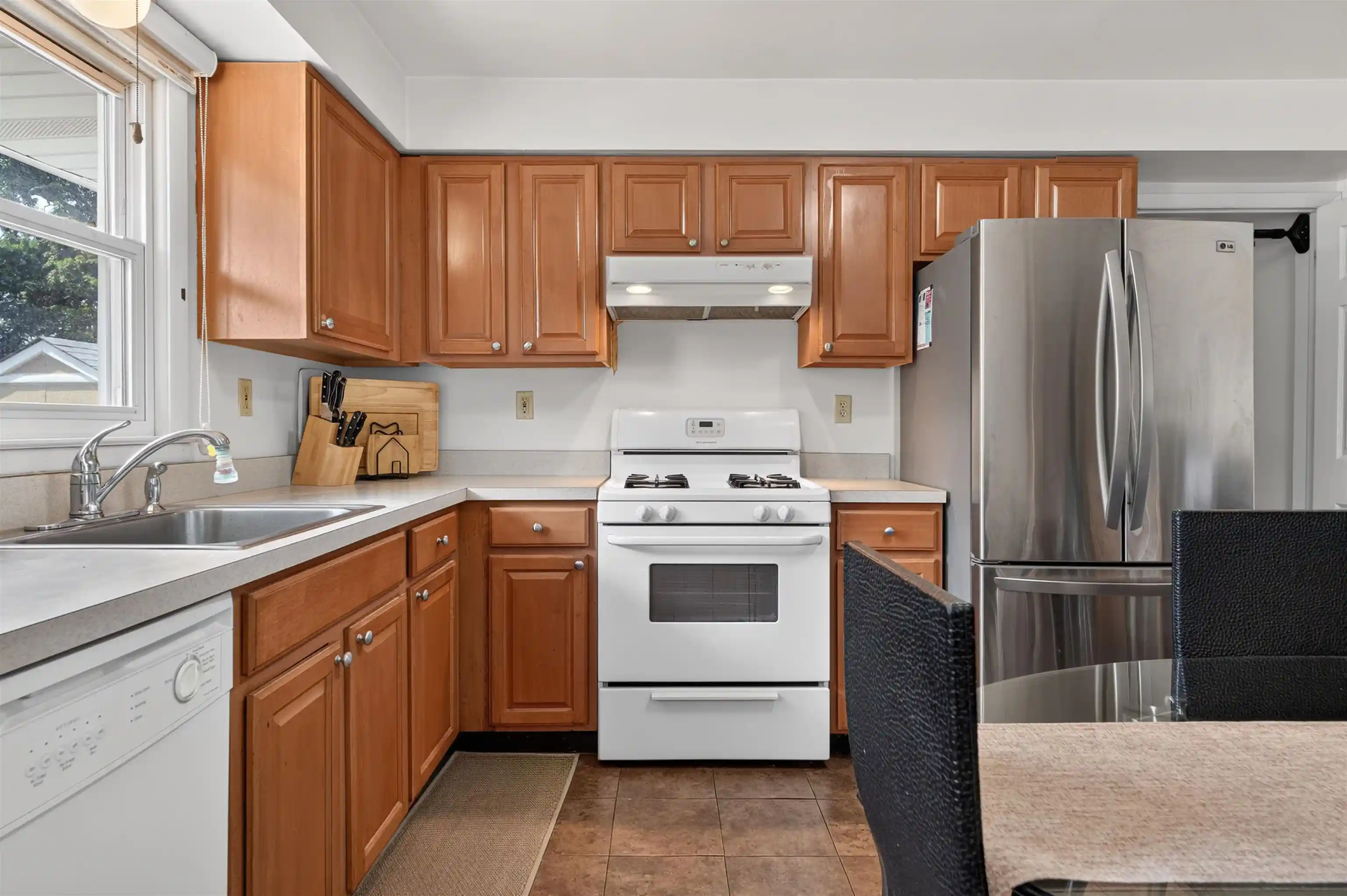 3rd image of 2349 Colonial Dr, Rahway, NJ 07065 | MLS# 260015181