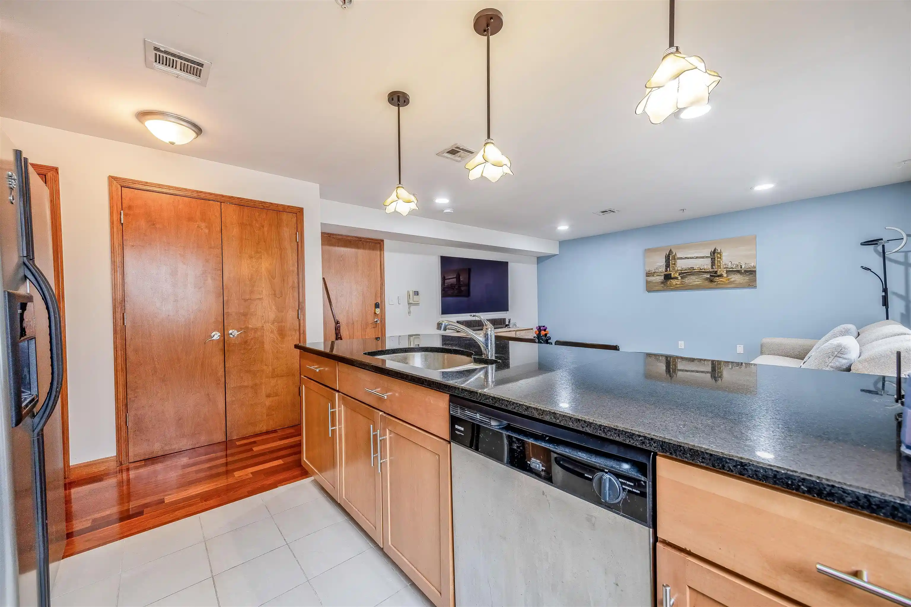 2nd image of 209 40Th St, Union City, NJ 07087