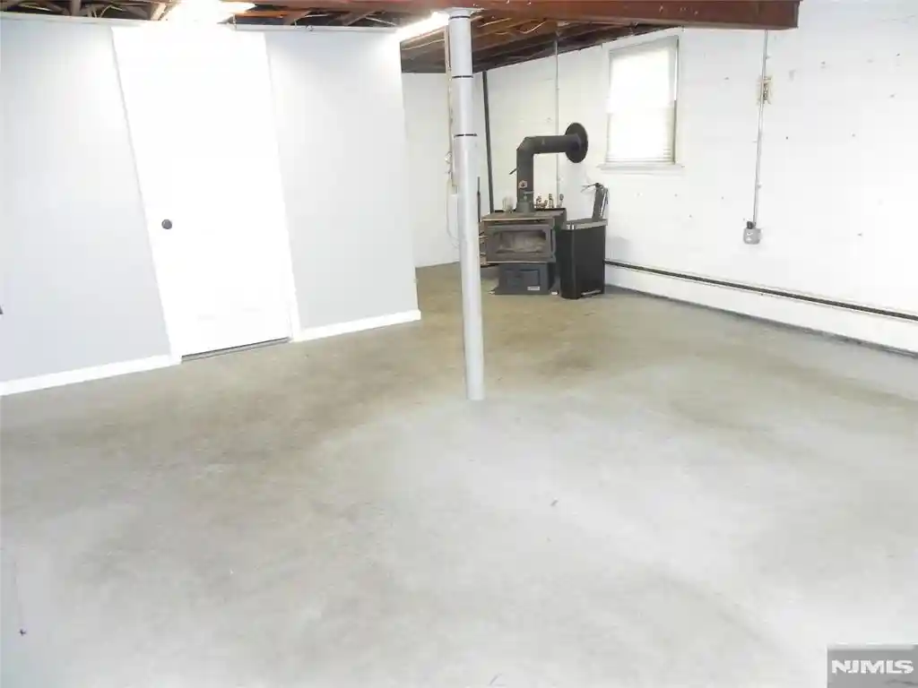 3rd image of 20 Seiler Ct, Little Ferry, NJ 07643 | MLS# 260015195