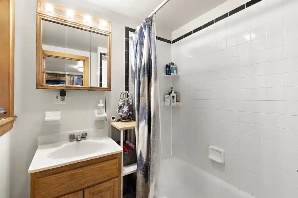 2nd image of 24w Hamilton Pl, Jersey City, NJ 07302 | MLS# 260015346