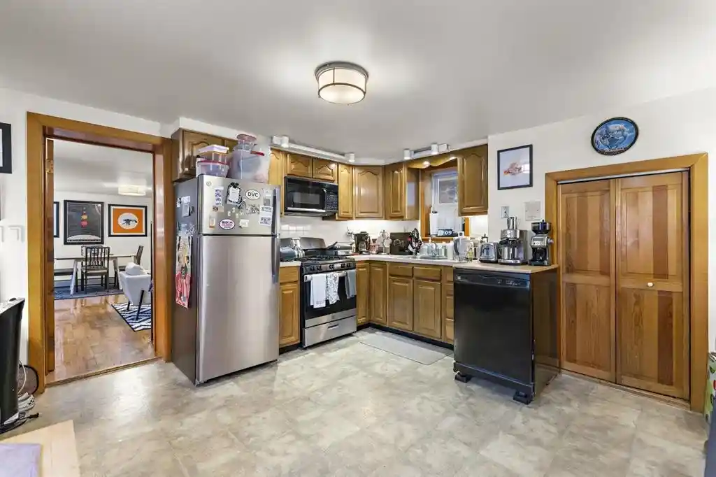 41st image of 24w Hamilton Pl, Jersey City, NJ 07302 | MLS# 260015346