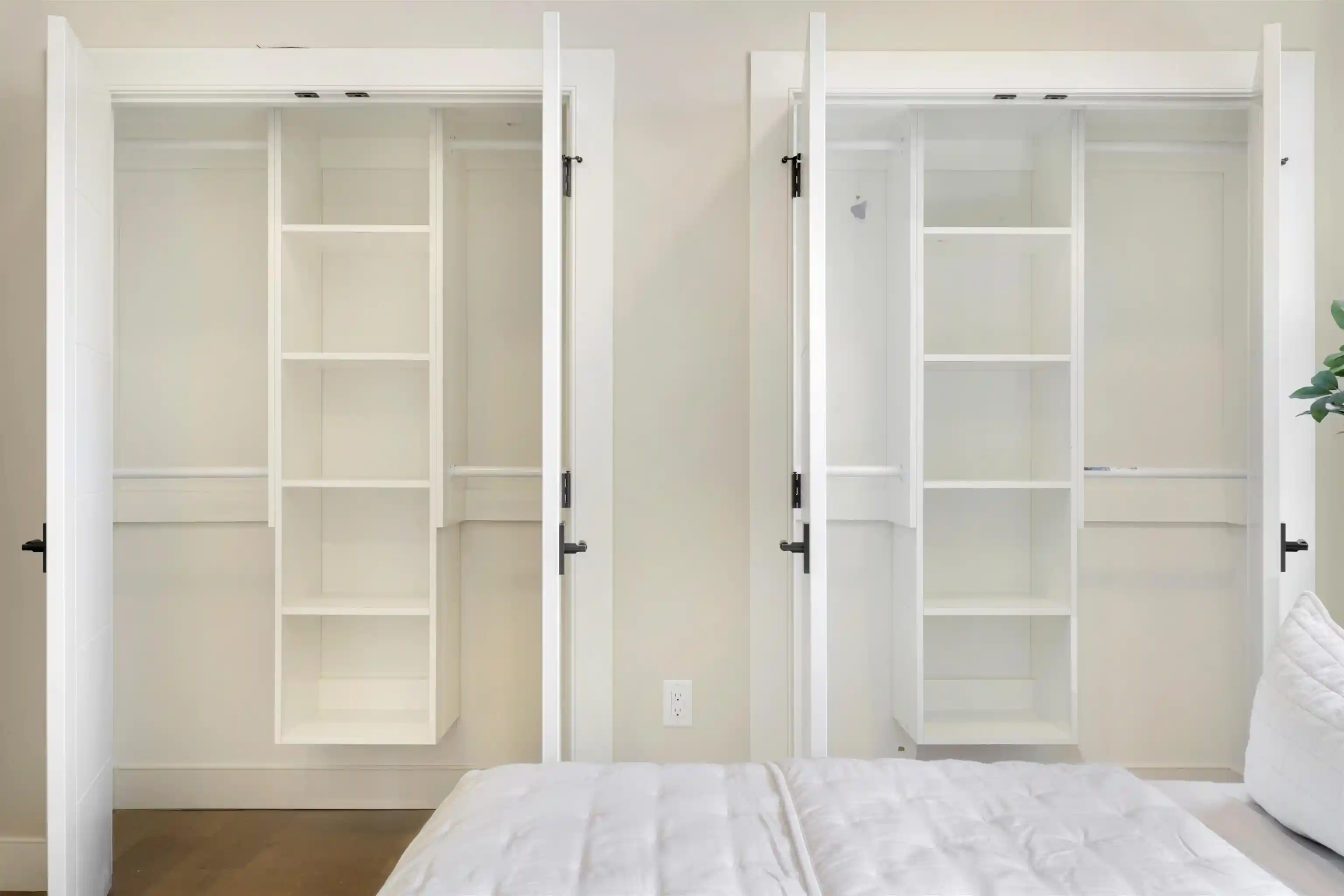 Listing Photo 4 - Condo for sale in building located at 262 New York Ave, Jersey City, NJ 07307 - Unit #203