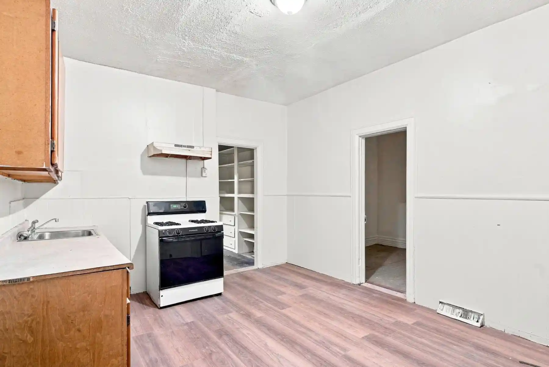 28th image of 102 Claremont Ave, Jersey City, NJ 07305 | MLS# 260015473