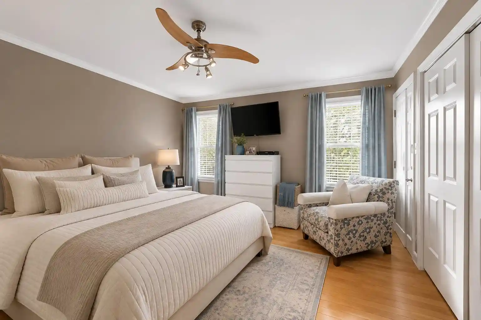 Photo 4 of Sale Pending at 27 Mechanic St, Bayonne, NJ 07002 | MLS# 260015540 | Listing updated on 2026-09-14