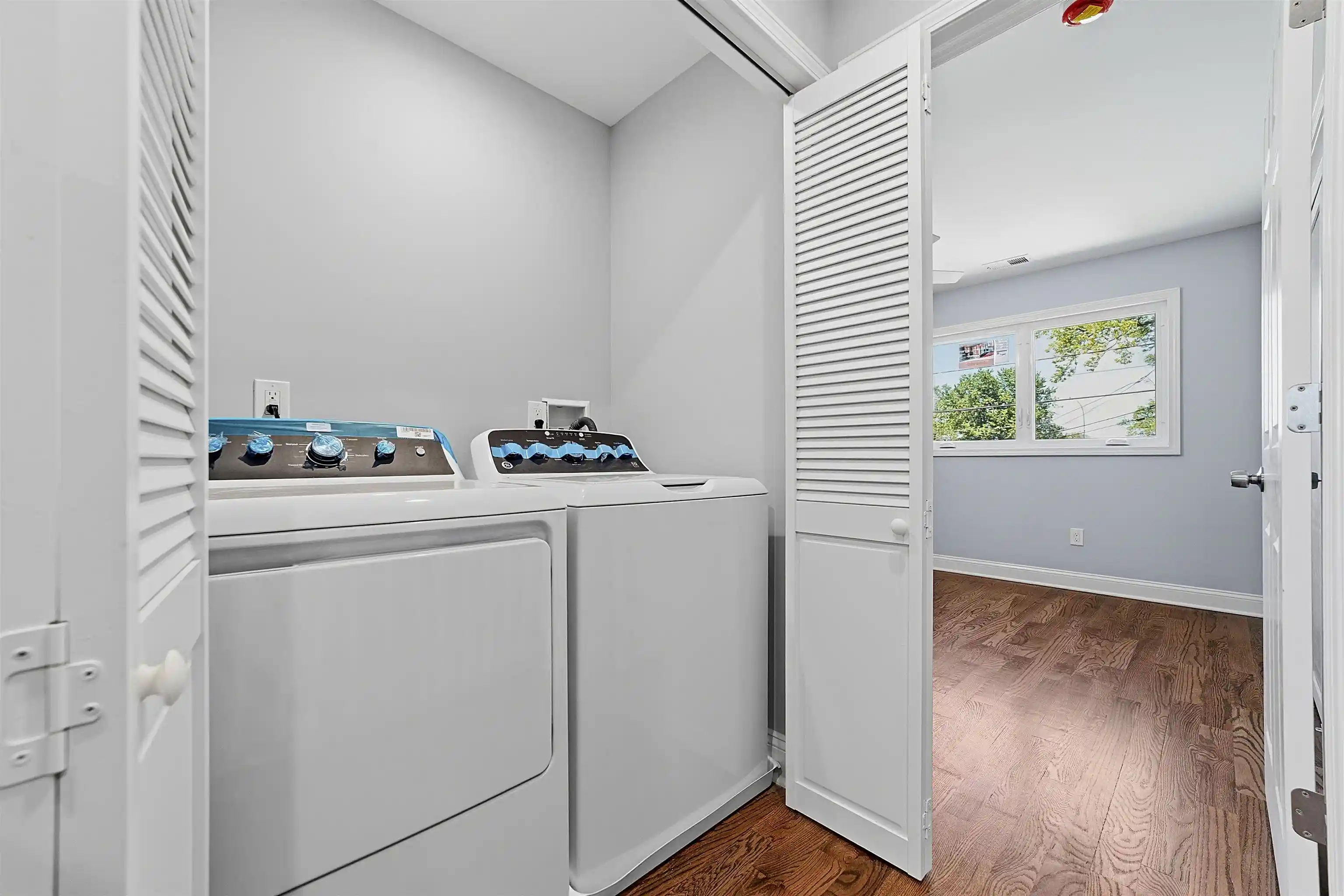 5th image of 270 Alpine Way, South Amboy, NJ 08879 | MLS# 260015558