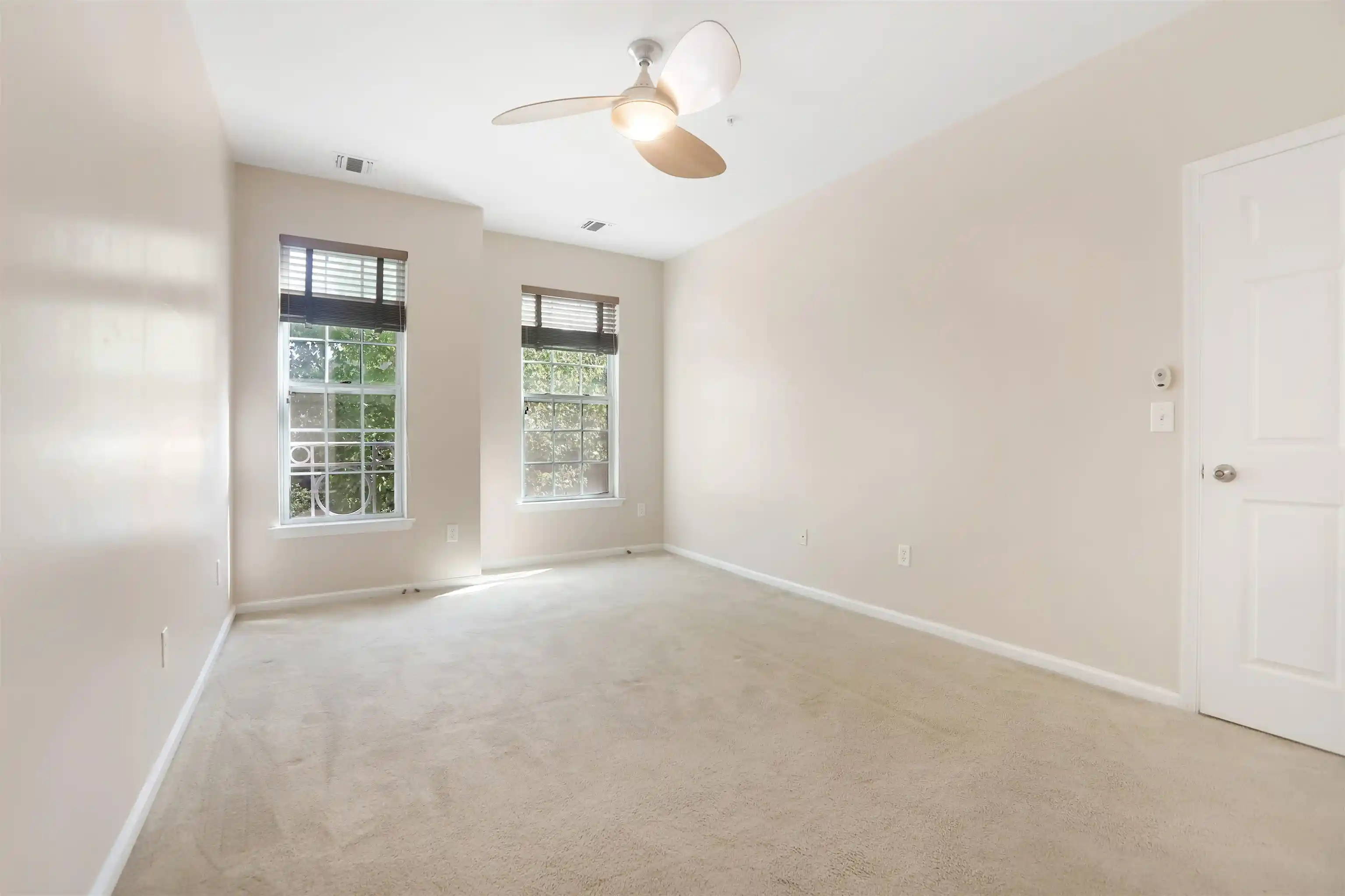 Photo 3 of Townhouse for sale at 275 Custer Ave #223, Jersey City, NJ 07305 | MLS# 260015642 | Listing updated on 2026-10-07