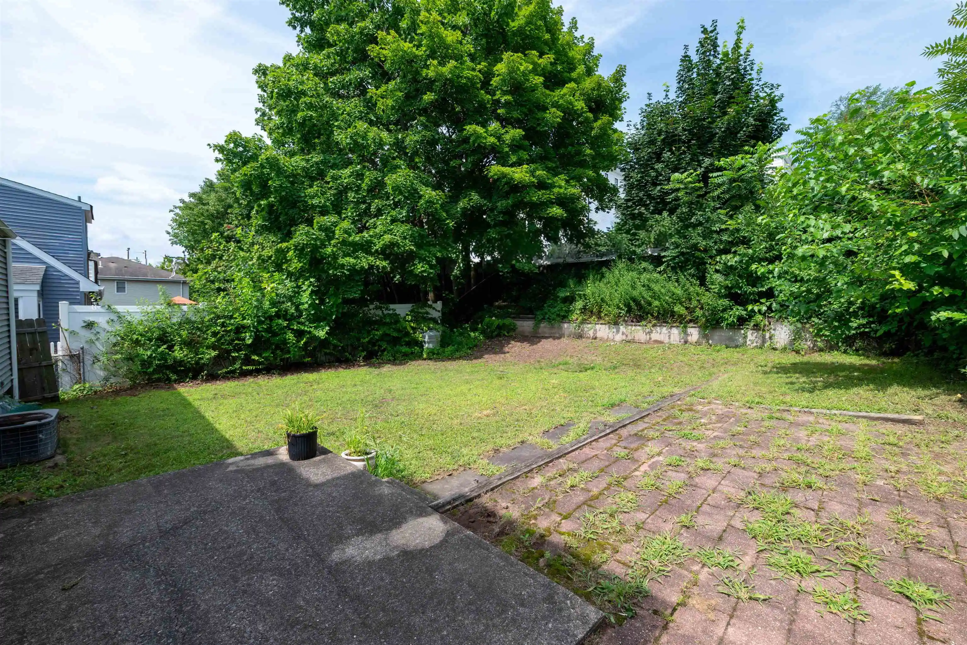Photo 4 of Single family home for sale at 722 7th Street, Carlstadt, NJ 07072 | MLS# 260015687 | Listing updated on 2026-08-28