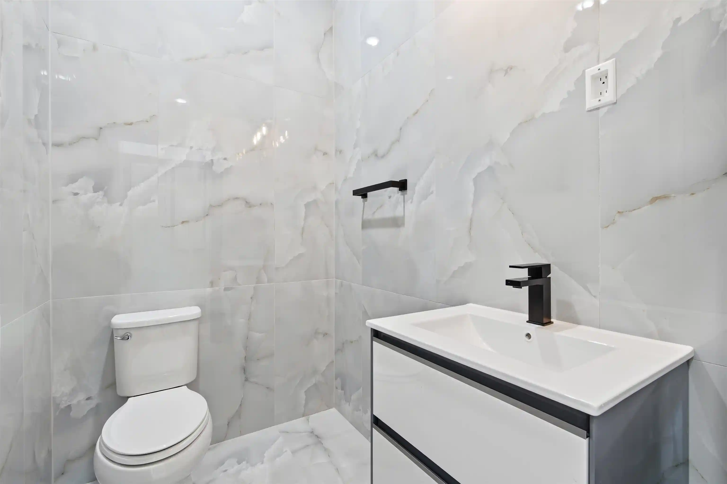 Listing Photo 4 - Condo for sale in building located at 133 Clifton Pl, Jersey City, NJ 07304 - Unit #3