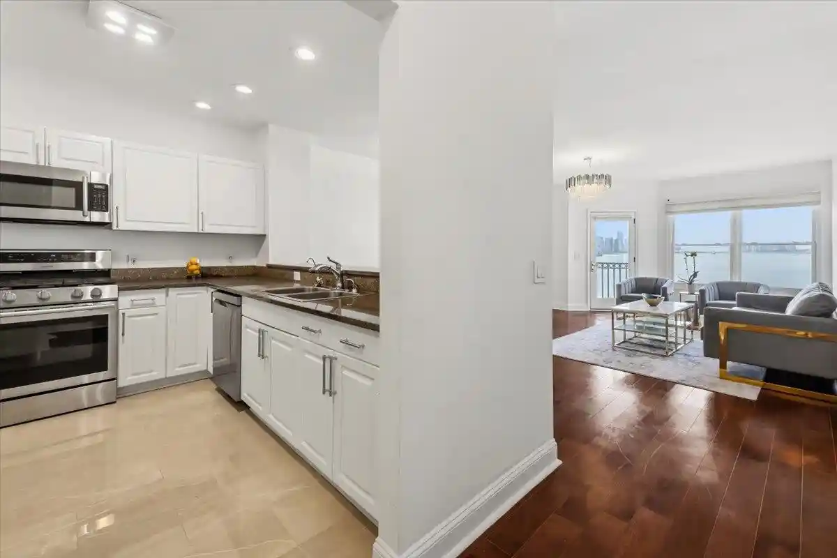 2nd image of 217 The Promenade, Edgewater, NJ 07020