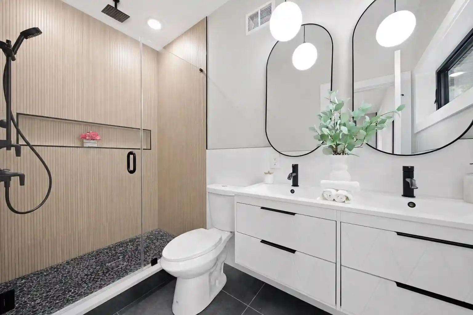 3rd image of 24 Lincoln St #1, Jersey City, NJ 07307 | MLS# 260015753