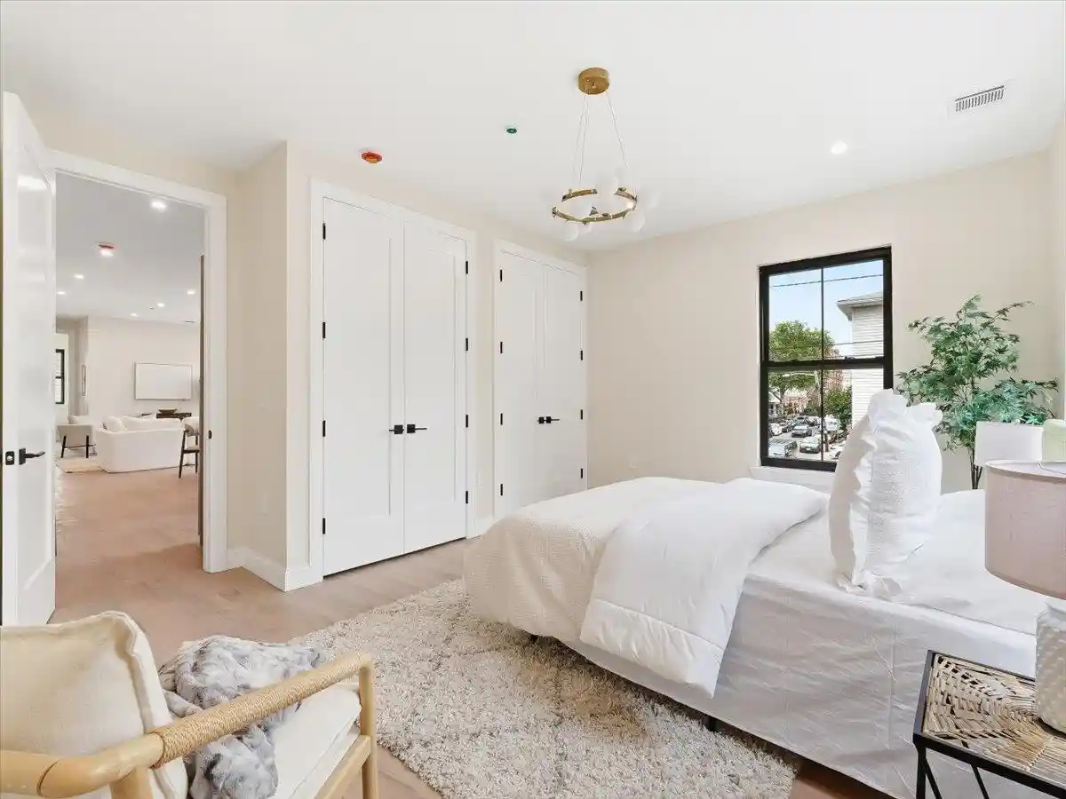 2nd image of 29 Weldon St, Jersey City, NJ 07306