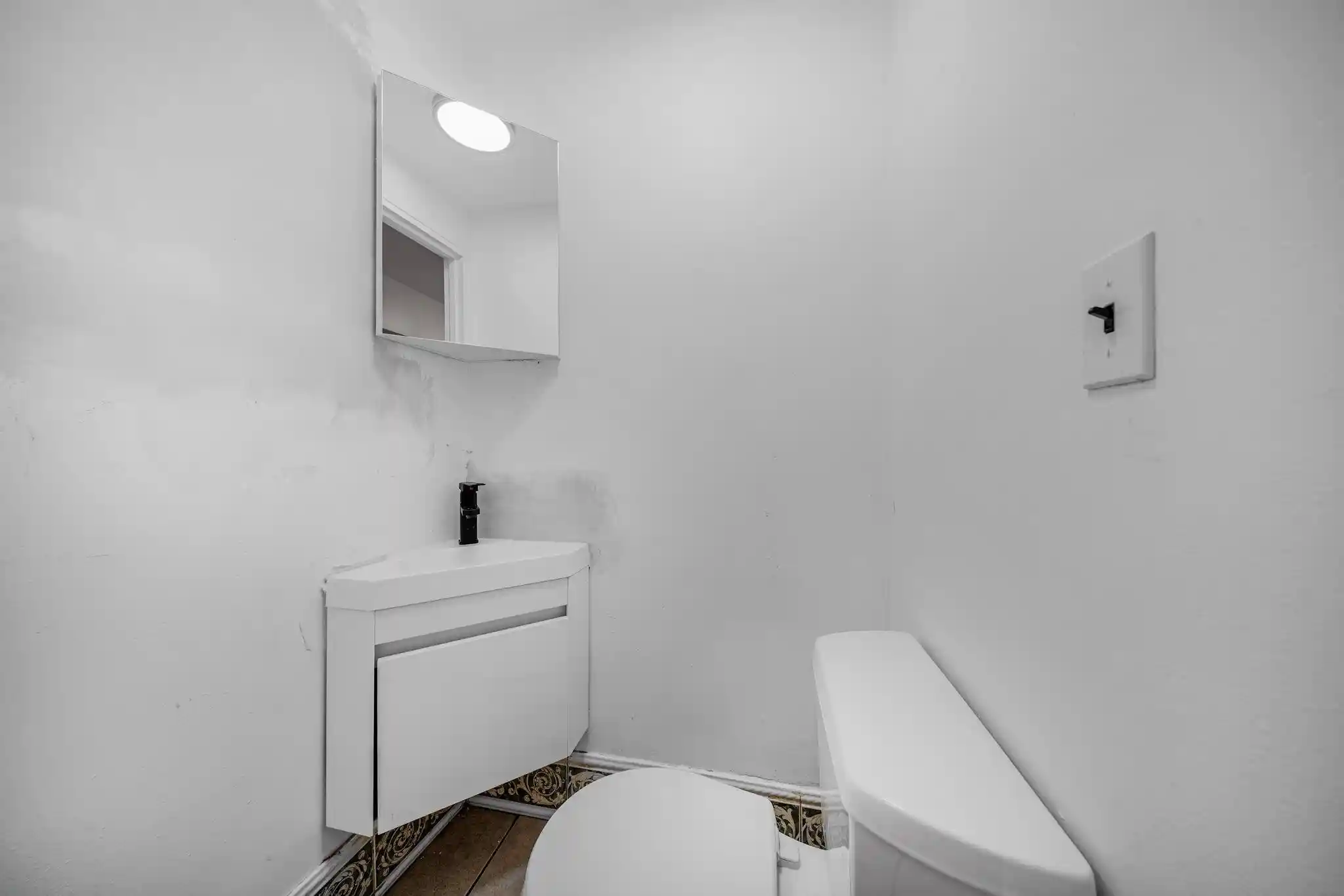 Photo 3 of Single family home for sale at 44 College St, Jersey City, NJ 07305 | MLS# 260015831 | Listing updated on 2026-08-17