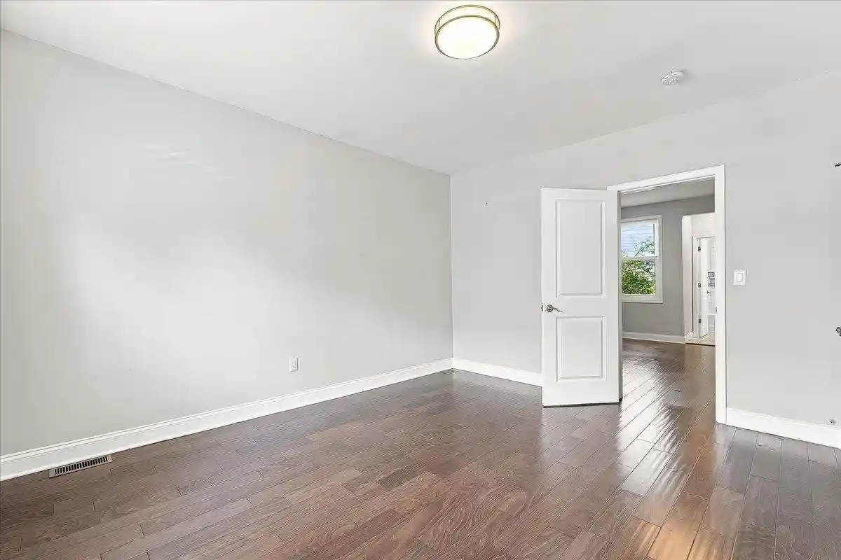 4th image of 102.5 Congress St, Jersey City, NJ 07307