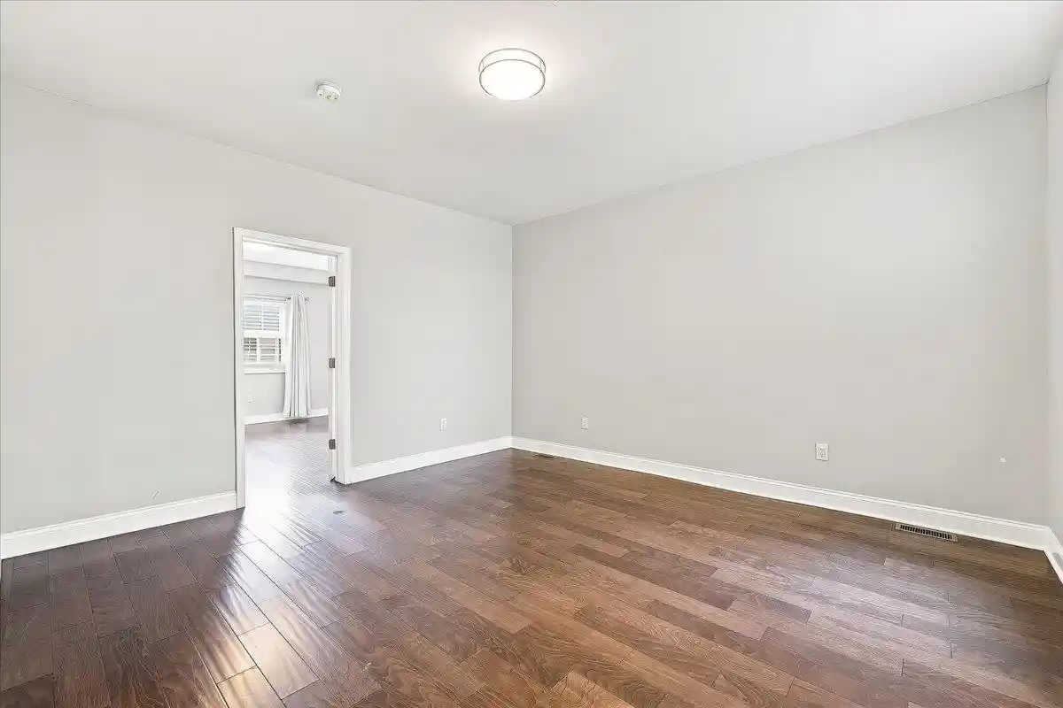 2nd image of 102.5 Congress St, Jersey City, NJ 07307