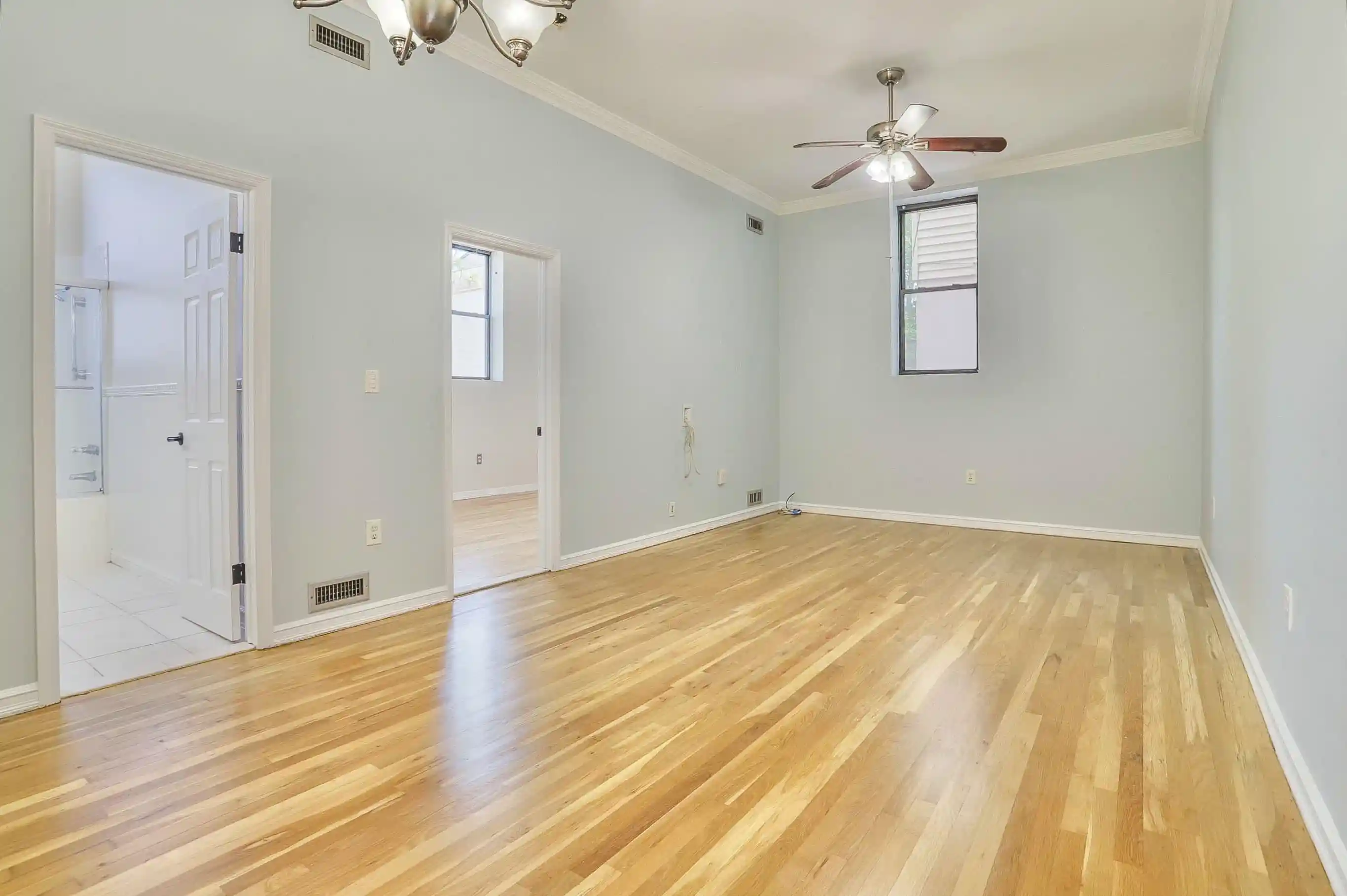 5th image of 118 Leonard St, Jersey City, NJ 07307