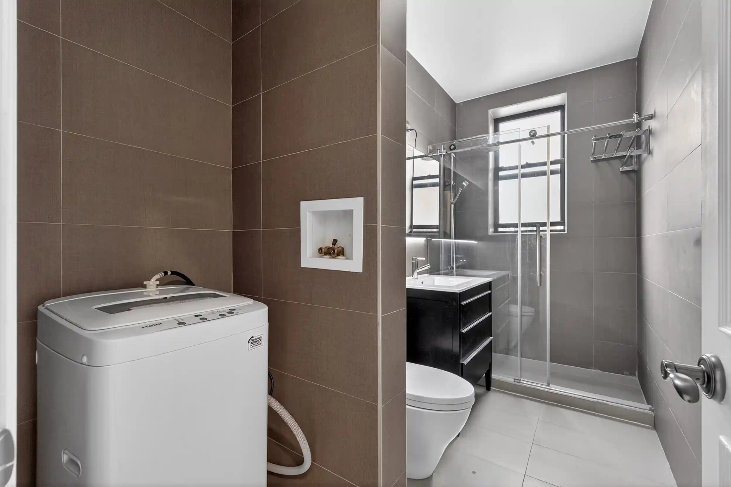 3rd image of 104 Palisade Ave, Jersey City, NJ 07306