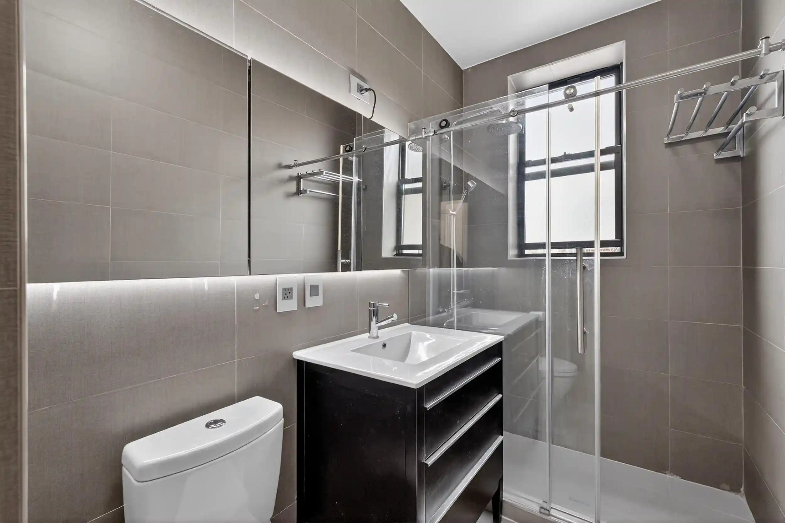 4th image of 104 Palisade Ave, Jersey City, NJ 07306