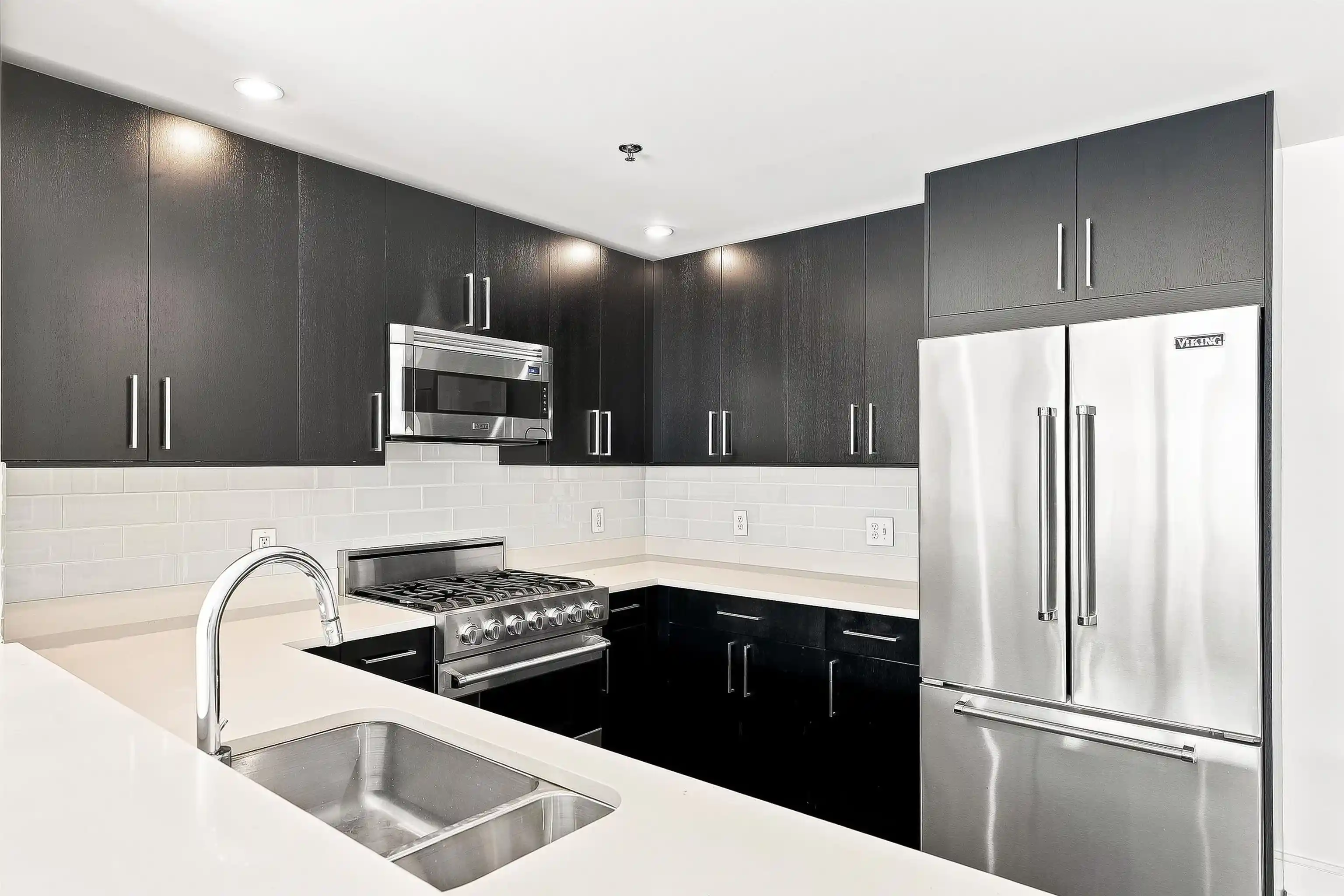 5th image of 1100 Maxwell Ln, Hoboken, NJ 07030