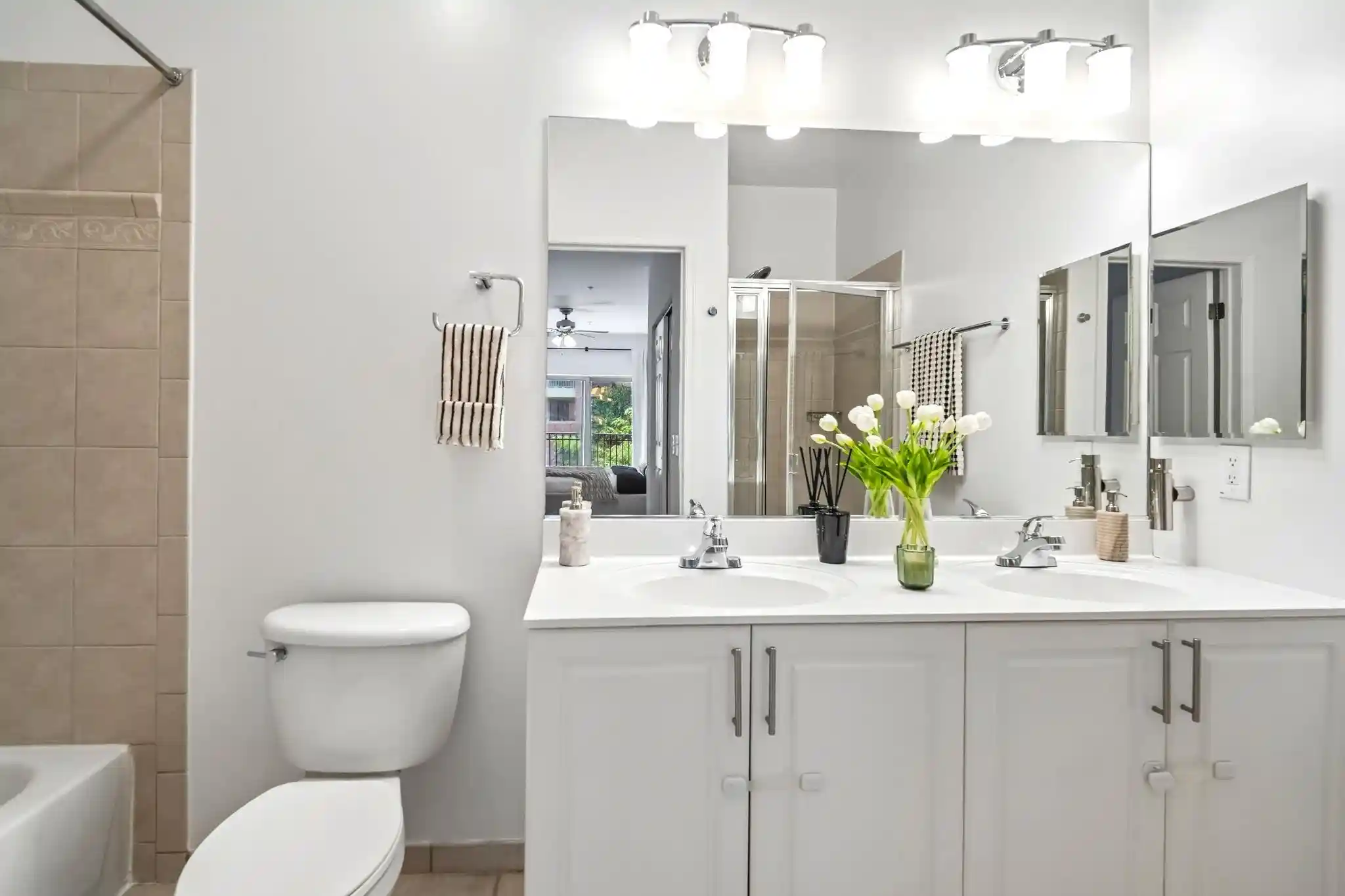 Listing Photo 5 - Condo for sale in building located at 15 Warren St, Jersey City, NJ 07302 - Unit #104