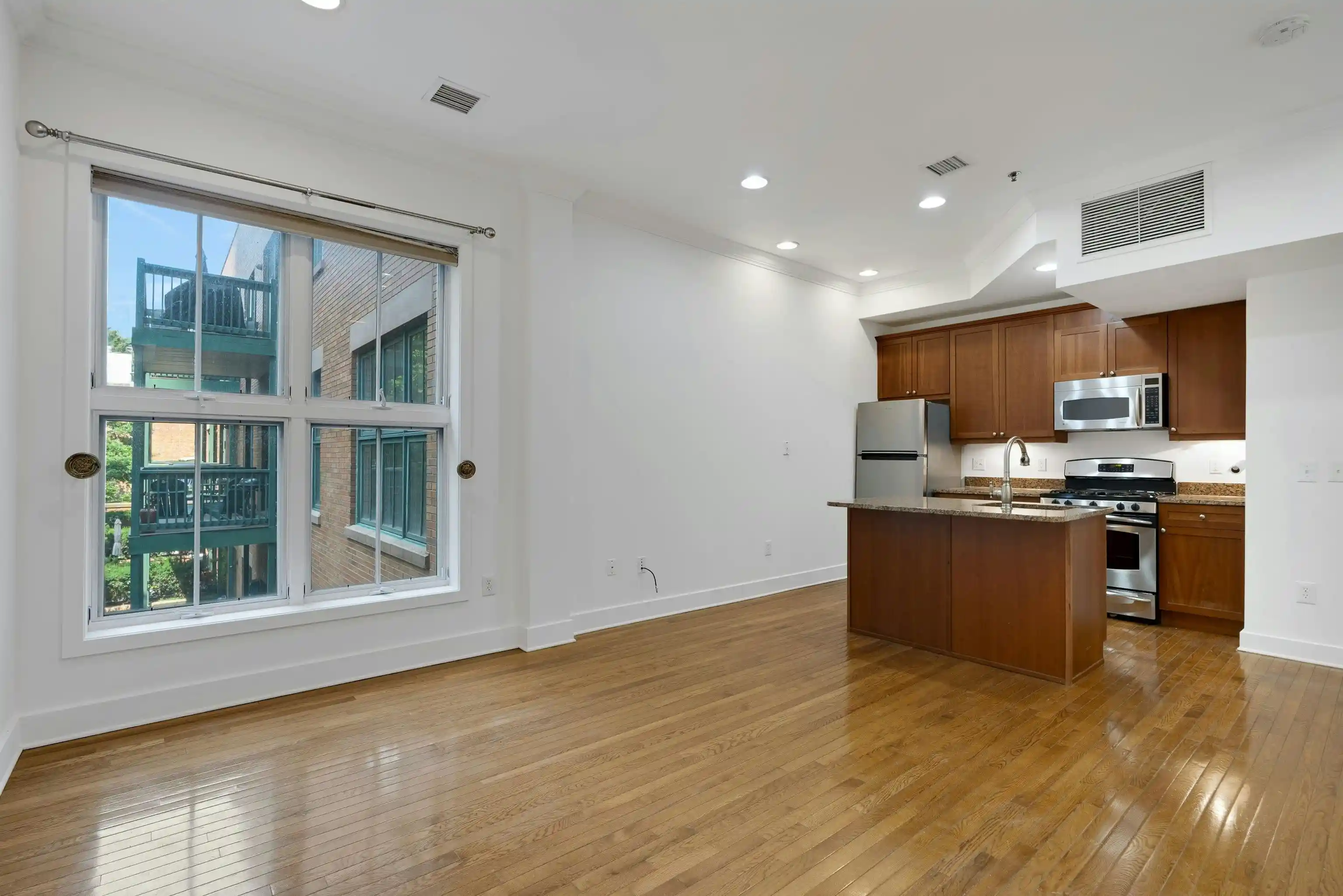 2nd image of 61 Grand St, Jersey City, NJ 07302