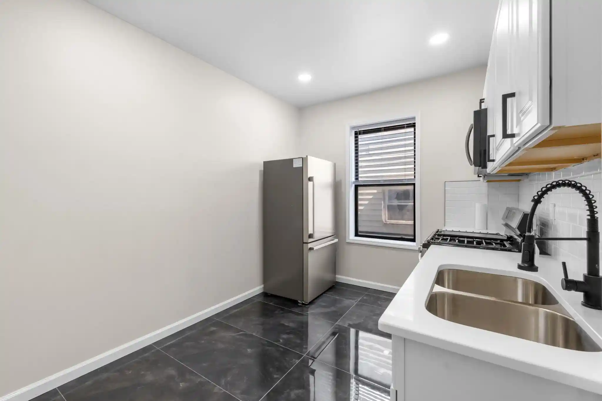 5th image of 81 Romaine Ave, Jersey City, NJ 07306