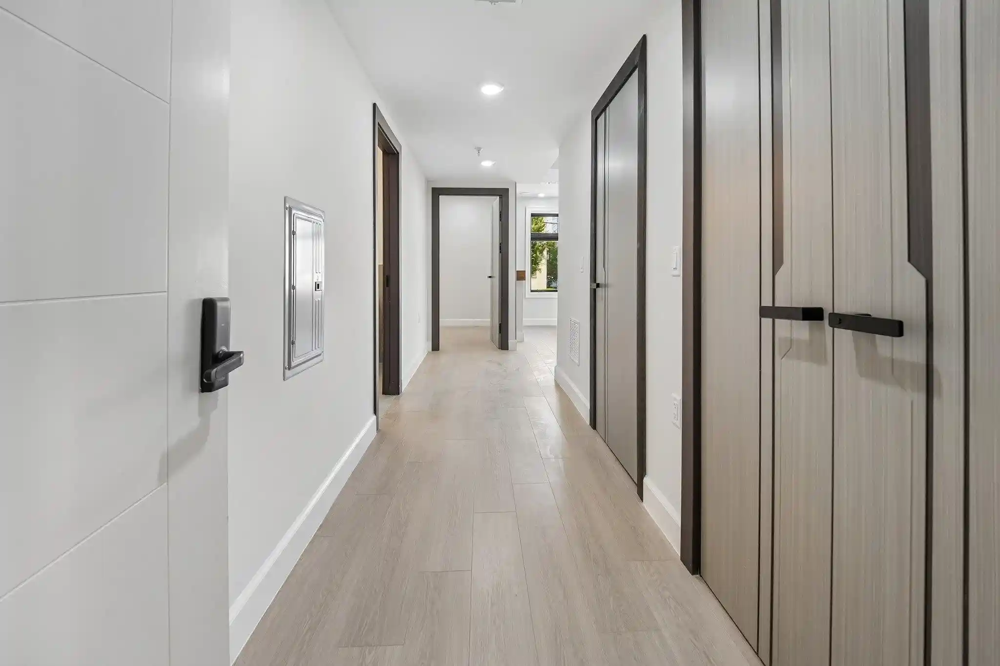 2nd image of 158 Oakland Ave #1A, Jersey City, NJ 07306 | MLS# 260016285