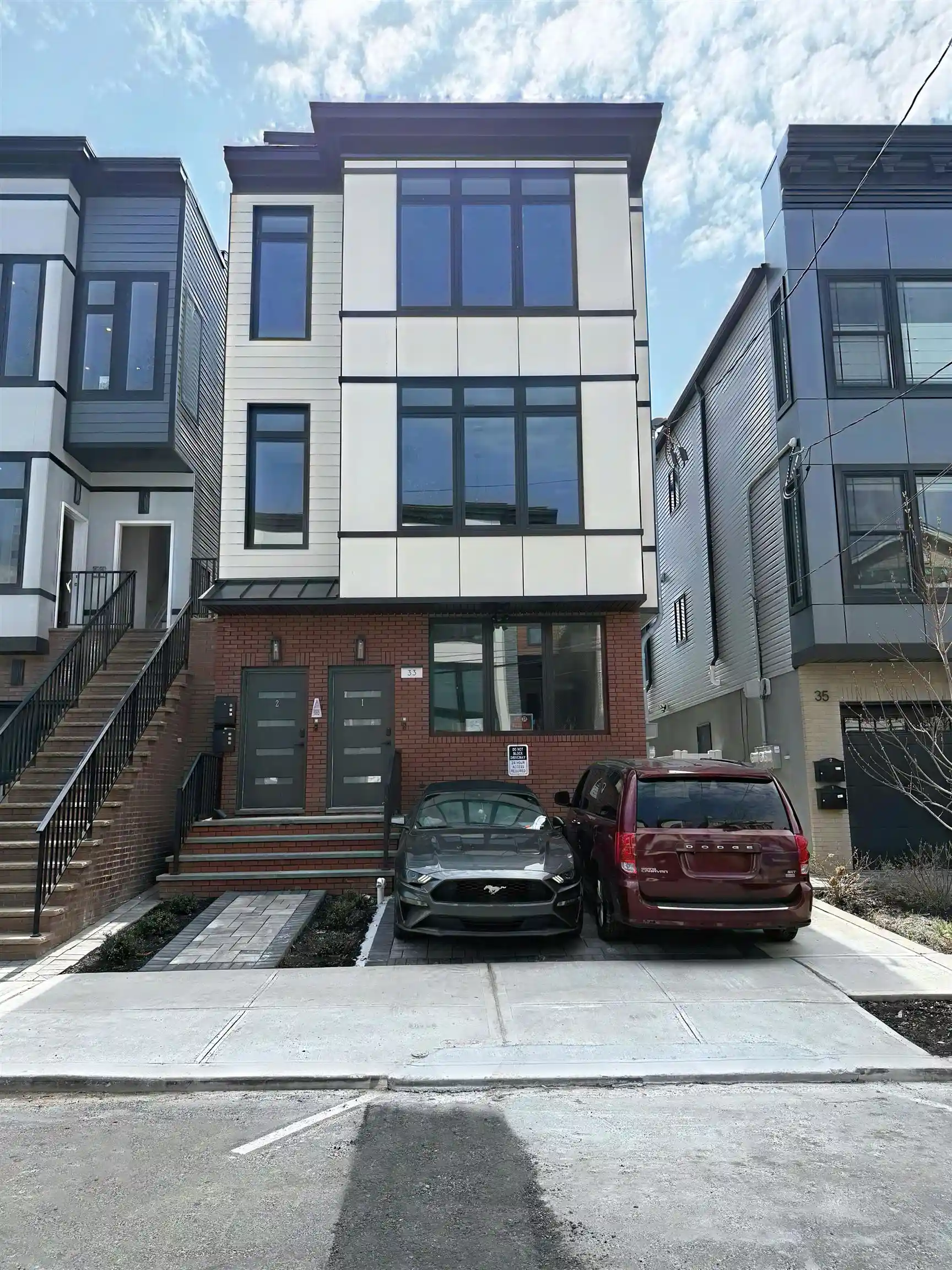 2nd image of 33 Graham St, Jersey City, NJ 07307