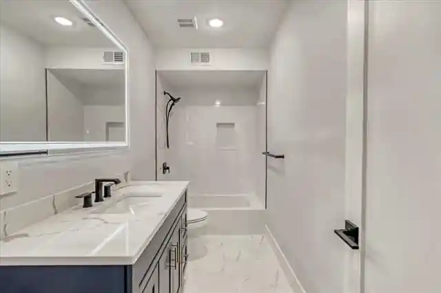 2nd image of 108 Oak St #2, Jersey City, NJ 07305 | MLS# 260016366