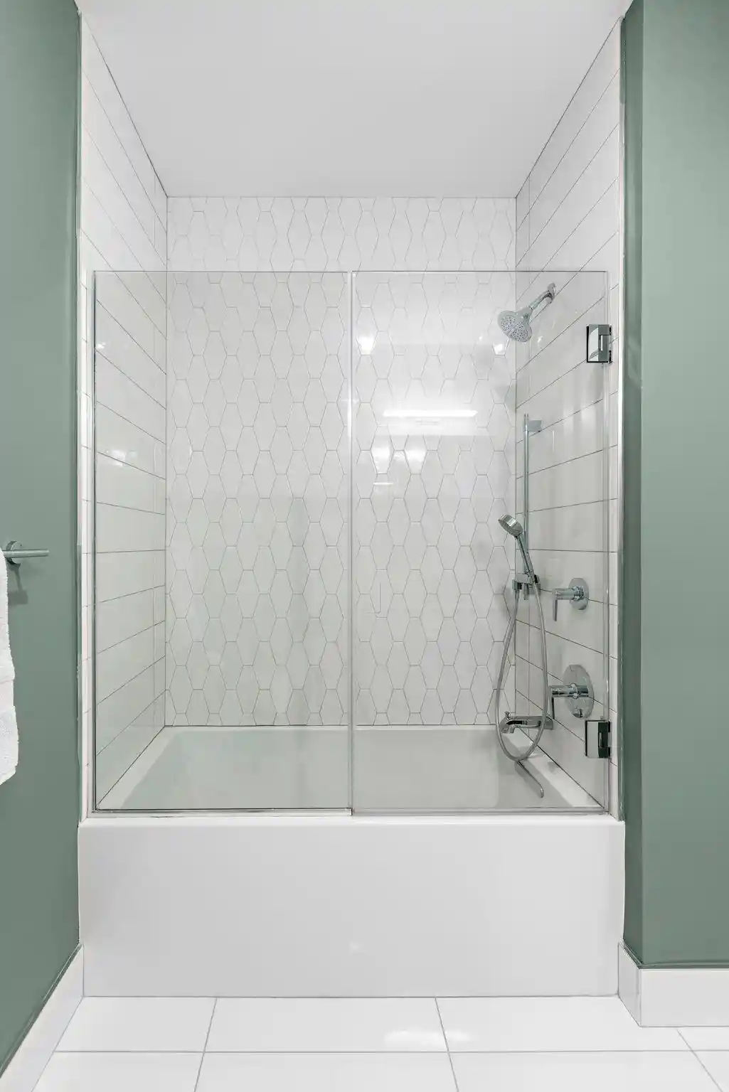 3rd image of 338 Newark Ave #602, Jersey City, NJ 07302 | MLS# 260016494