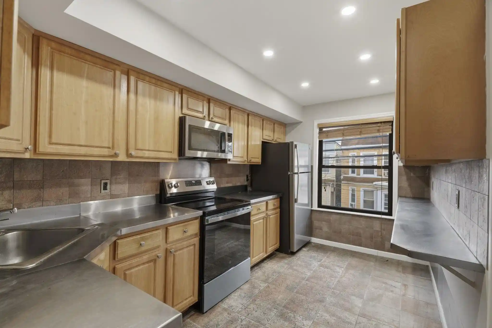 Listing Photo 5 - Condo for sale in building located at 416 68Th St, Guttenberg, NJ 07093 - Unit #2