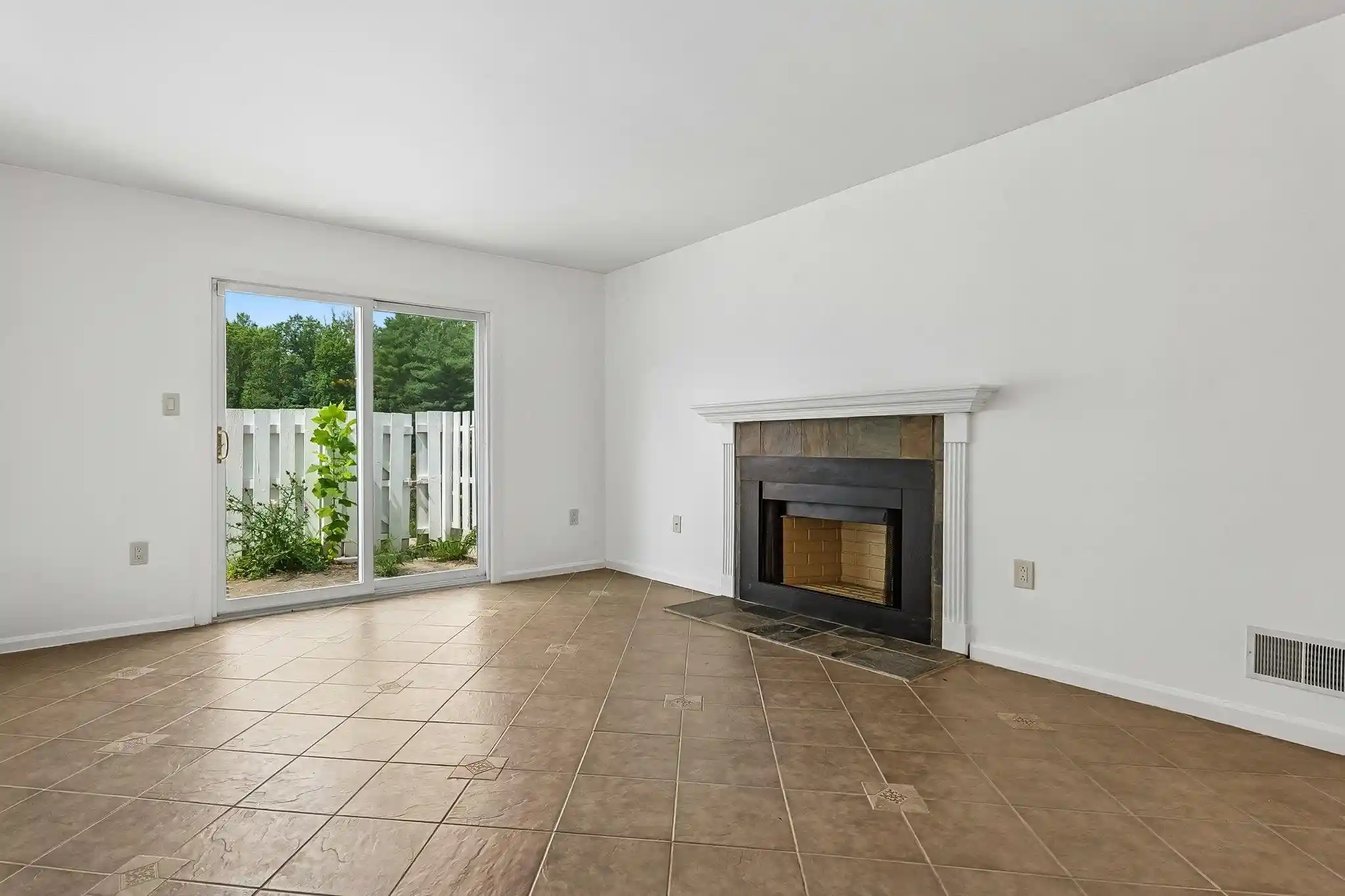 Photo 2 of Sale Pending at 70 Ml Run, Hightstown, NJ 08520 | MLS# 260016542 | Listing updated on 2026-09-14