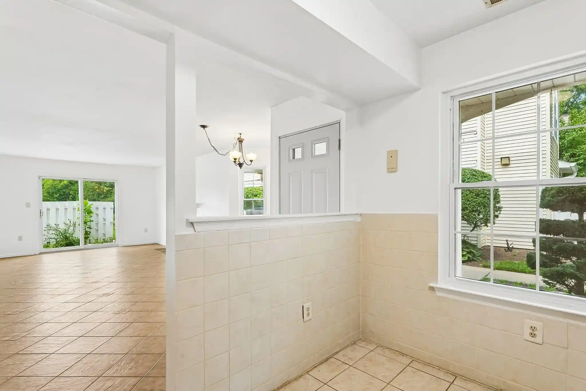 Photo 4 of Sale Pending at 70 Ml Run, Hightstown, NJ 08520 | MLS# 260016542 | Listing updated on 2026-09-14