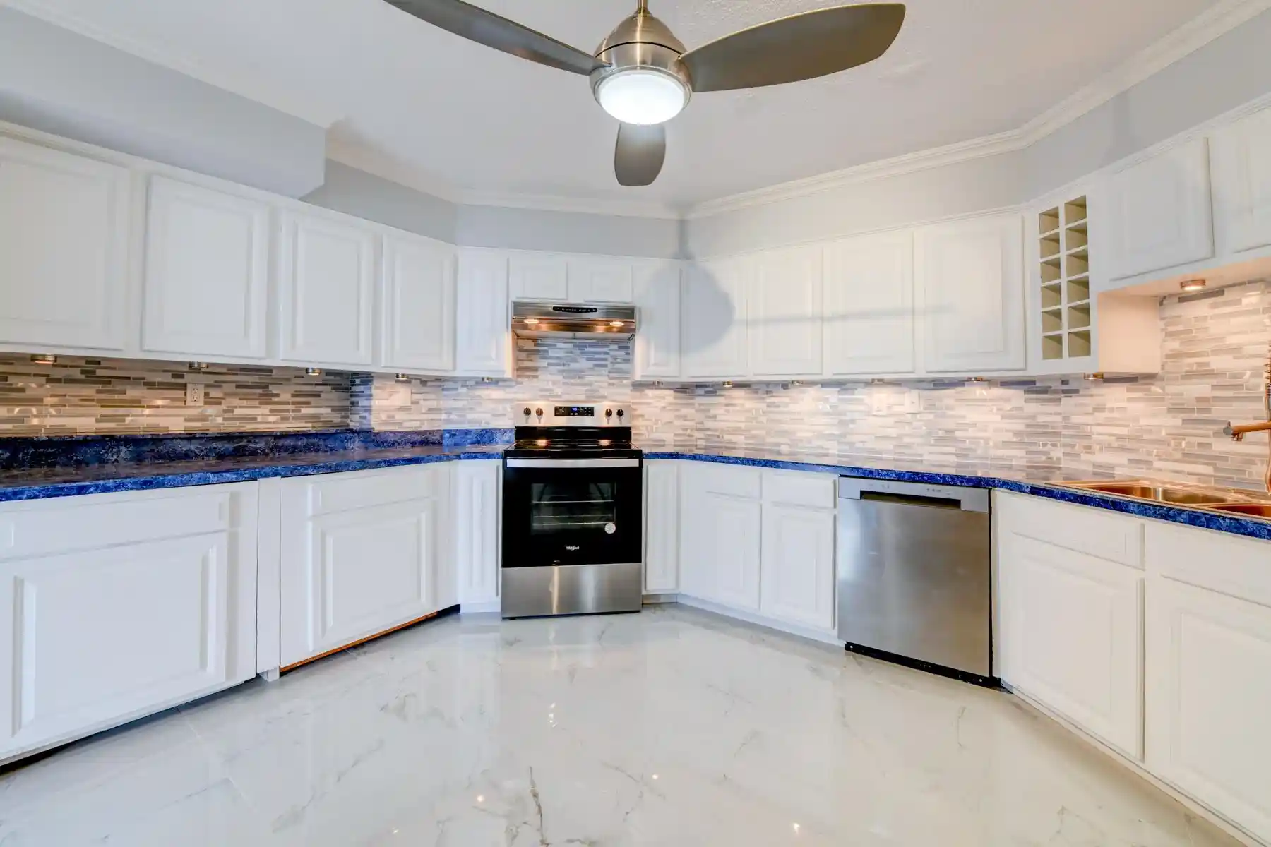 Photo 3 of Condo for sale at 807 Harmon Cvs Tower #807, Secaucus, NJ 07094 | MLS# 260016555 | Listing updated on 2026-08-19
