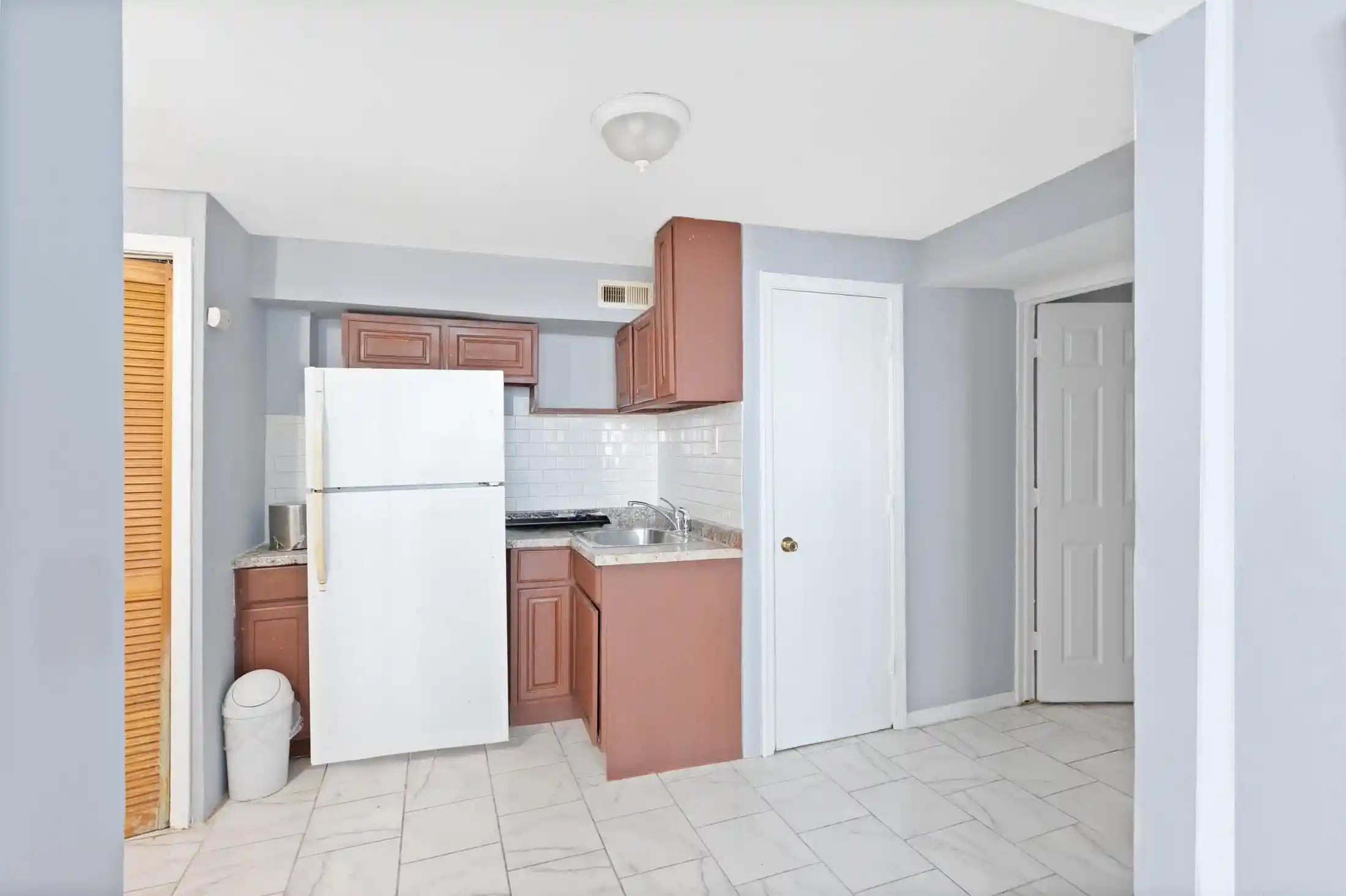 Listing Photo 3 - Condo for sale in building located at 555 61st St, West New York, NJ 07093