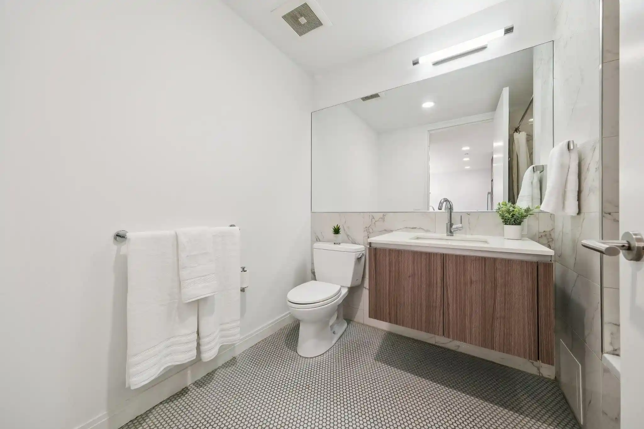 Listing Photo 2 - Condo for sale in building located at 160 1st St, Keyport, NJ 07302 - Unit #1111