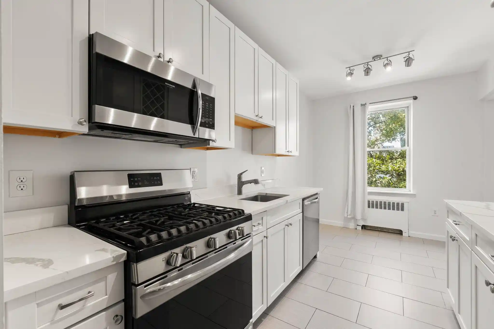 2nd image of 2520 John F Kennedy Blvd, Jersey City, NJ 07304