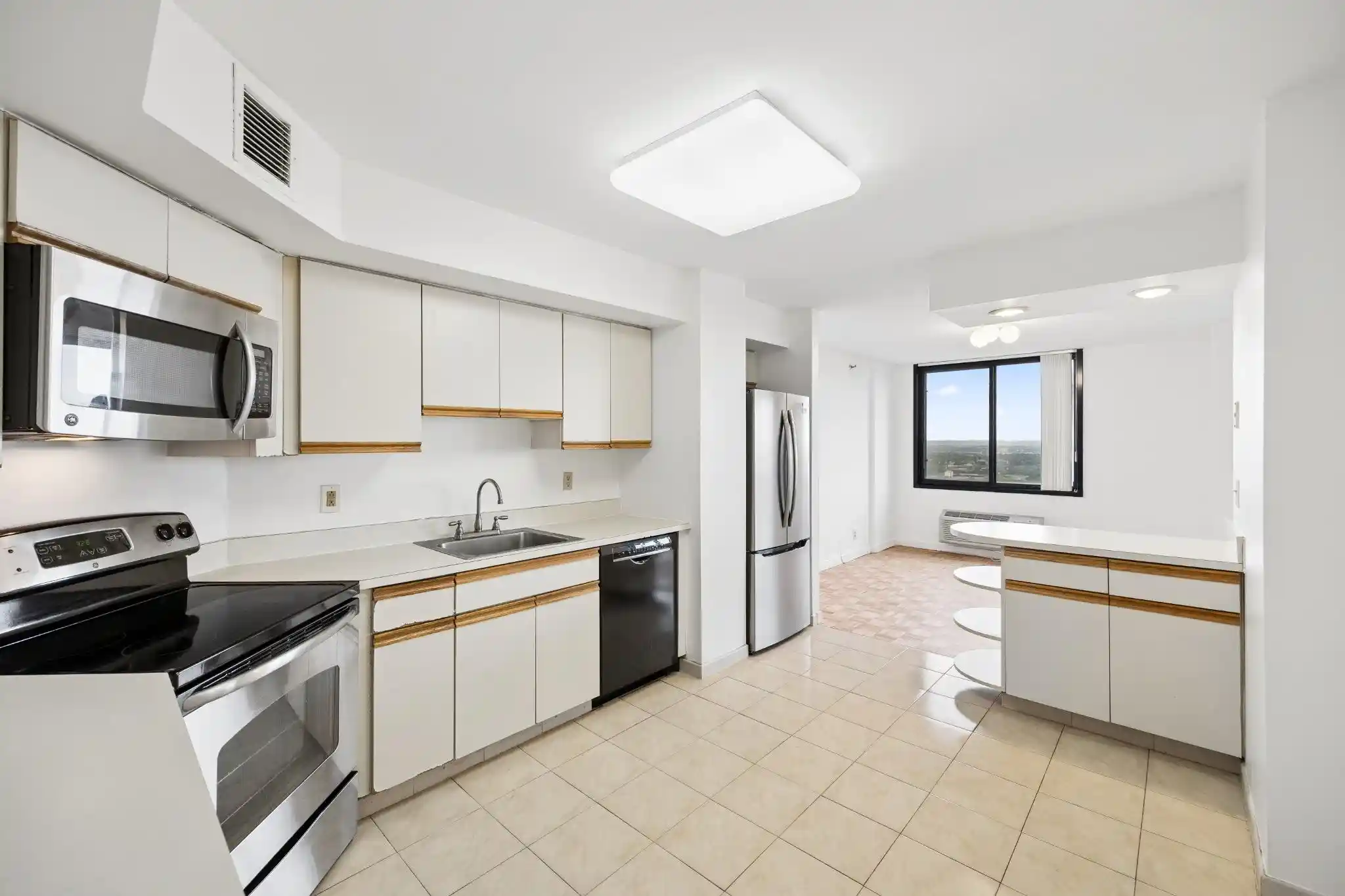 2nd image of 1265 15th St #14C, Fort Lee, NJ 07024 | MLS# 260016711