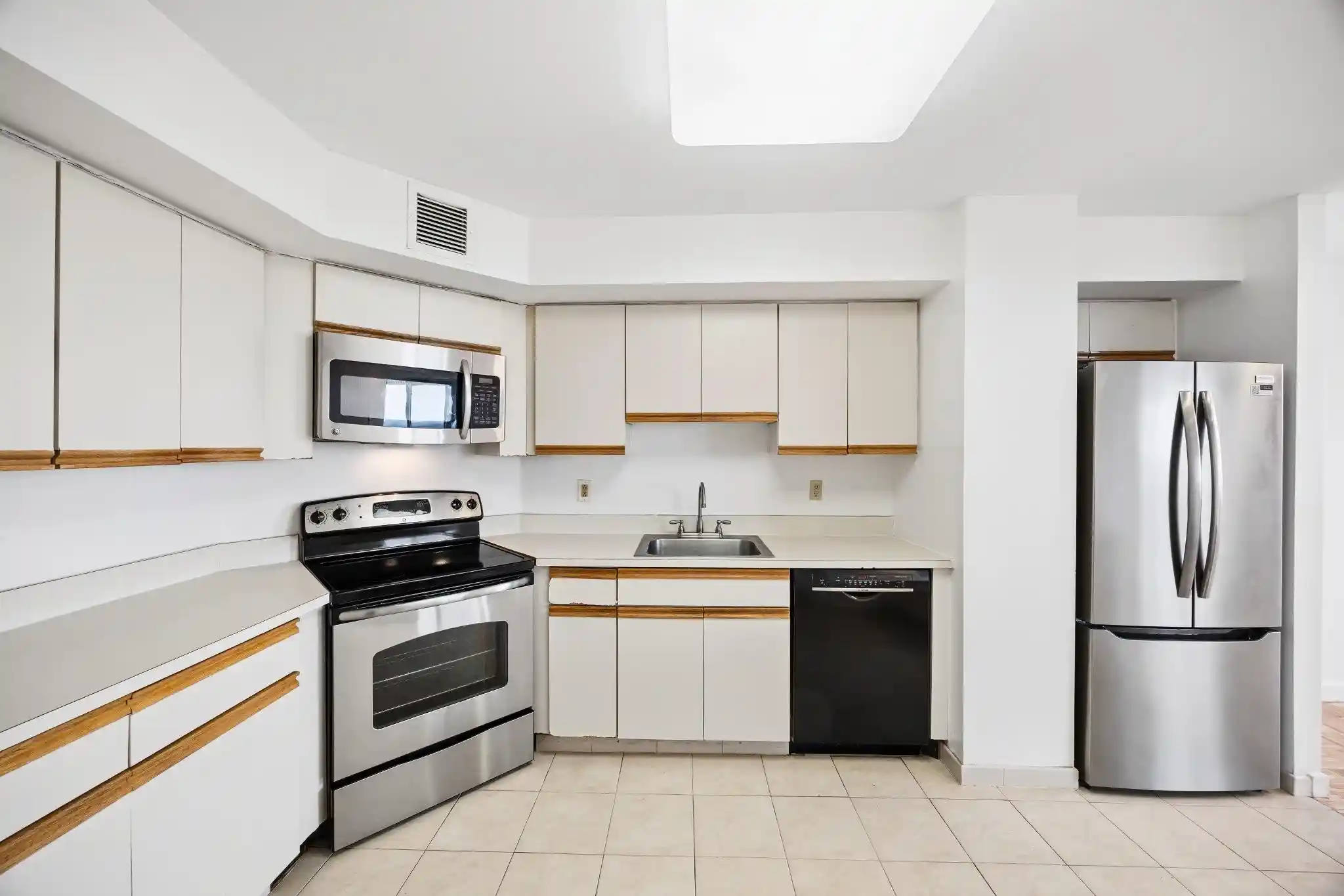 Photo 3 of Sale Pending at 1265 15th Street #14C, Fort Lee, NJ 07024 | MLS# 260016711 | Listing updated on 2026-09-04