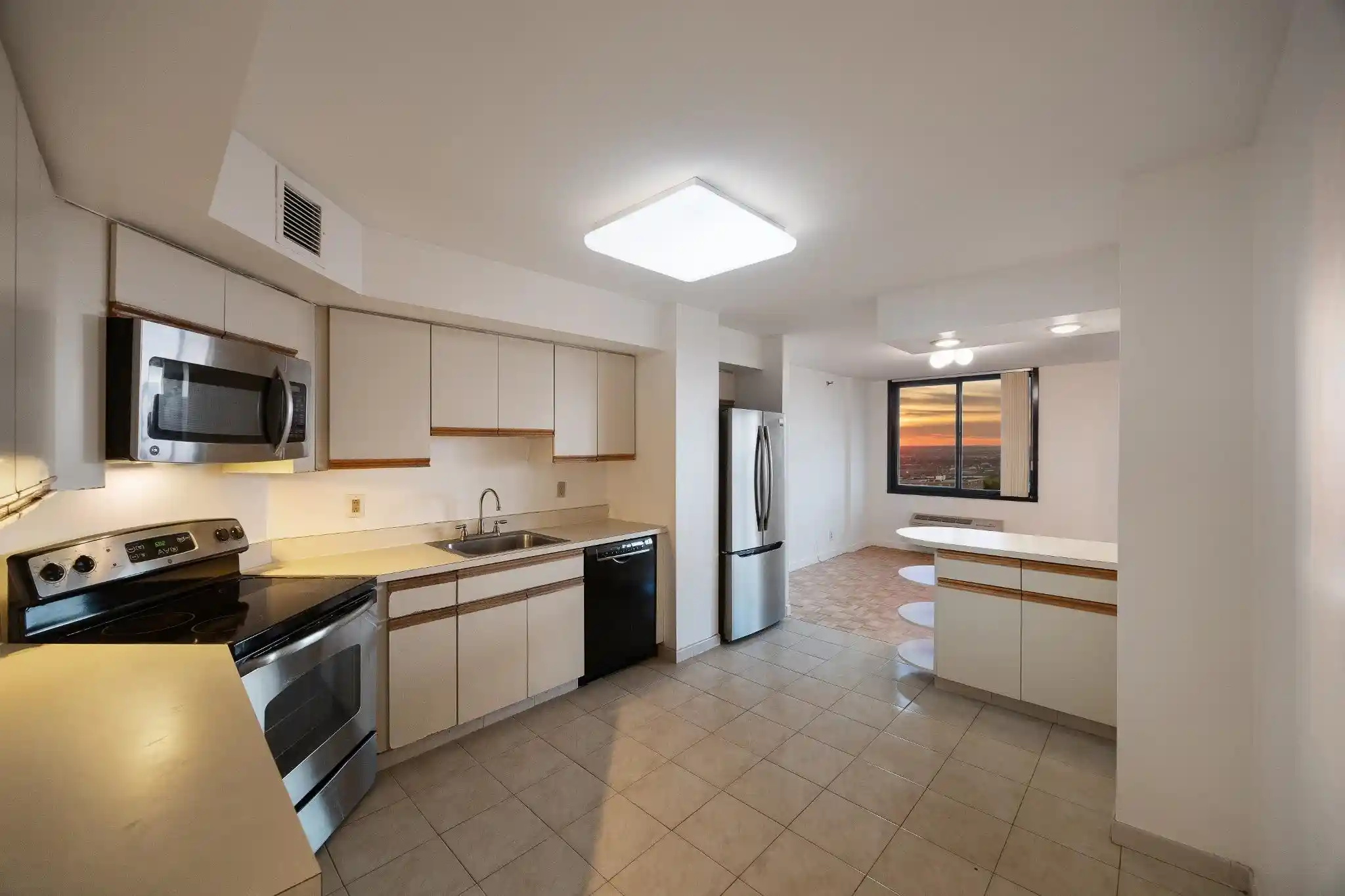 2nd image of 1265 15Th St, Fort Lee, NJ 07024