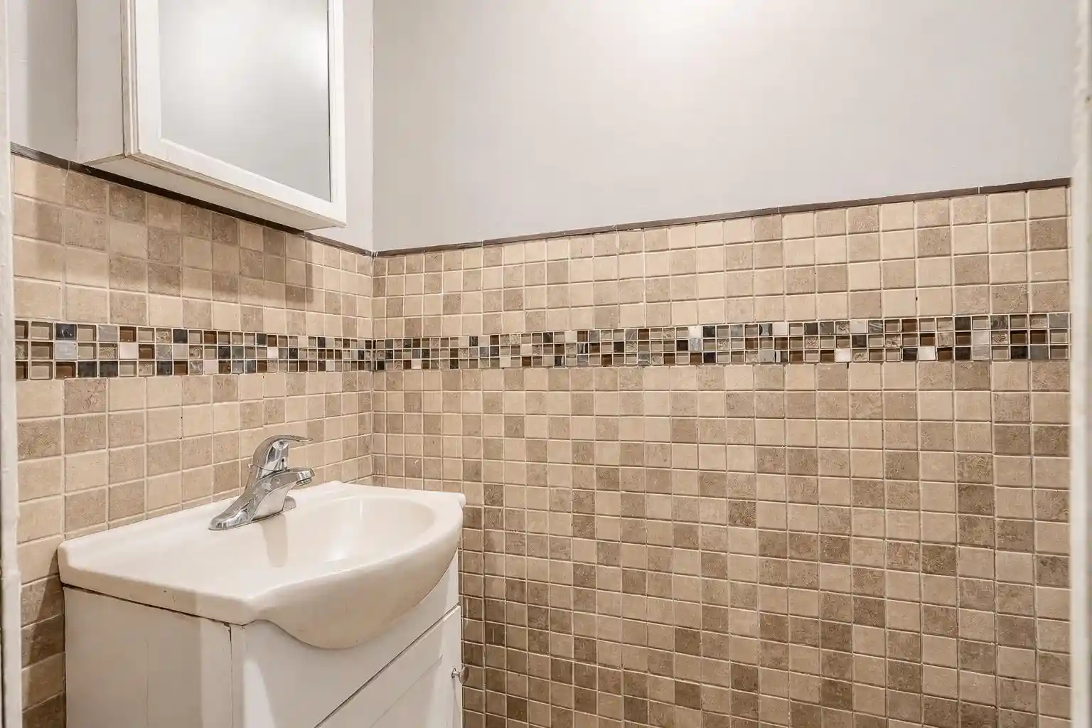 Photo 2 of Single family home for sale at 29 Madison Ave Madison St, Jersey City, NJ 07304 | MLS# 260016797 | Listing updated on 2026-08-31