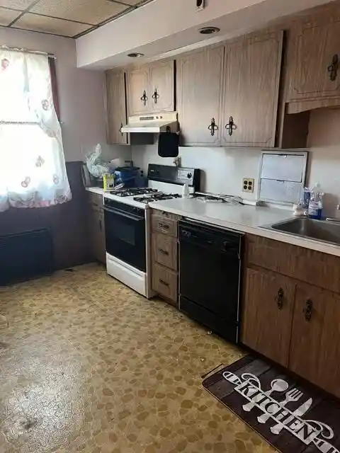 Photo 4 of House for sale at 6112 Tyler Pl, West New York, NJ 07093 | MLS# 260016874 | Listing updated on 2026-09-03
