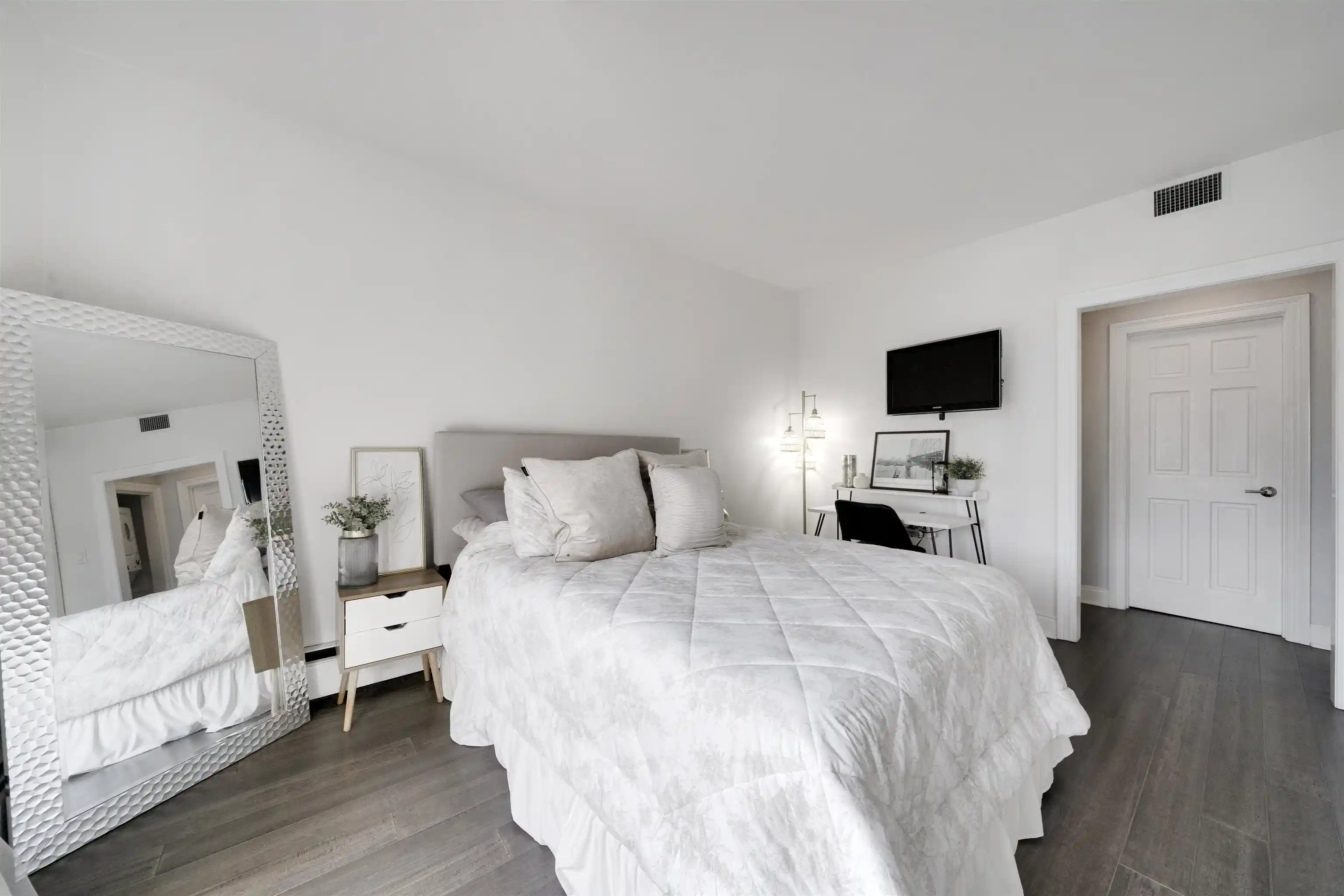 Photo 3 of Condo for sale at 204 Shearwater Ct West #33, Jersey City, NJ 07305 | MLS# 260016970 | Listing updated on 2026-09-14