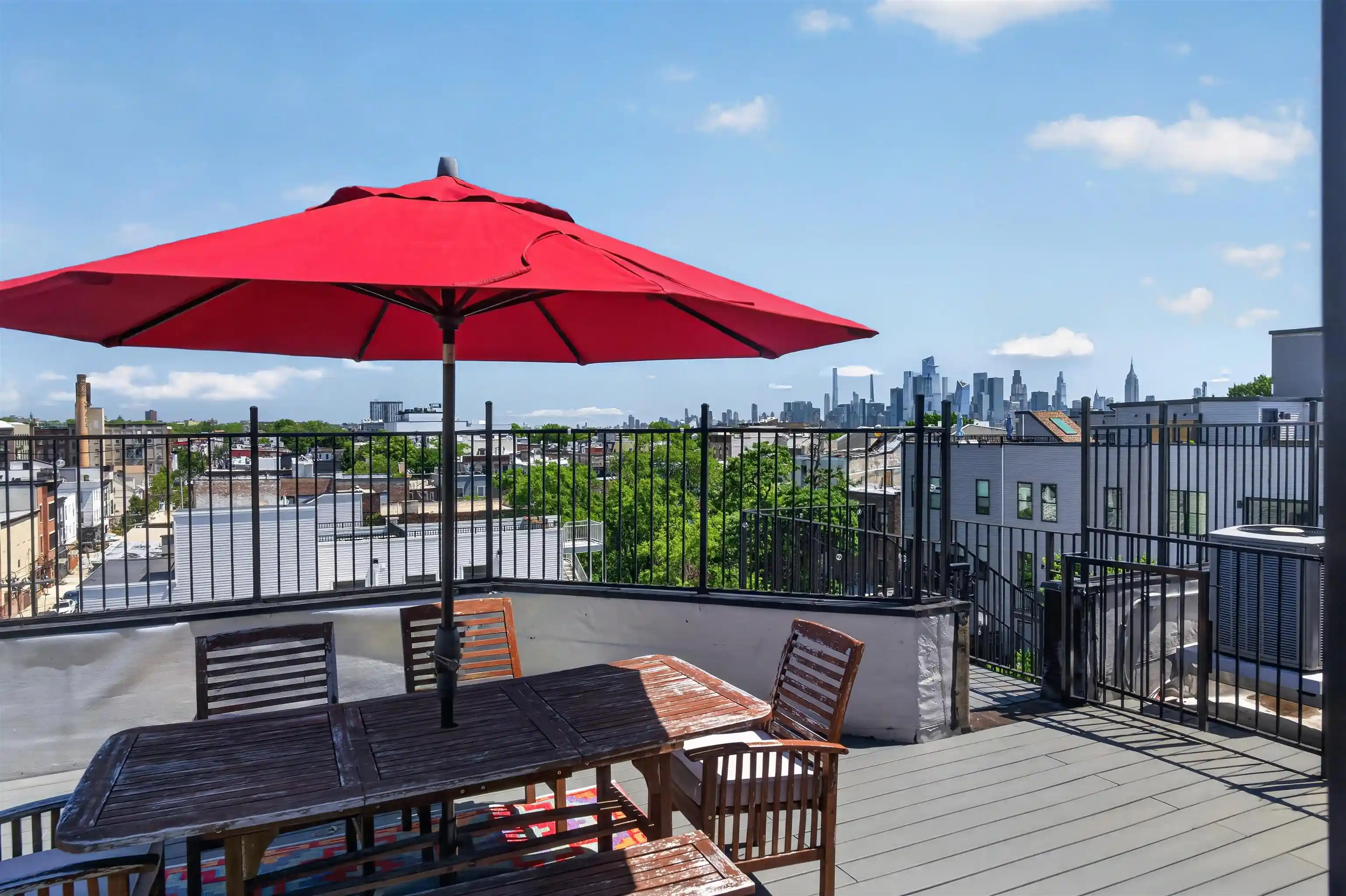 3rd image of 122 New York Ave, Jersey City, NJ 07307
