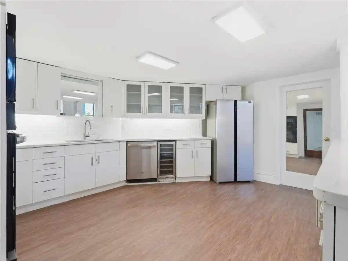 3rd image of 299 Pavonia Ave, Jersey City, NJ 07302