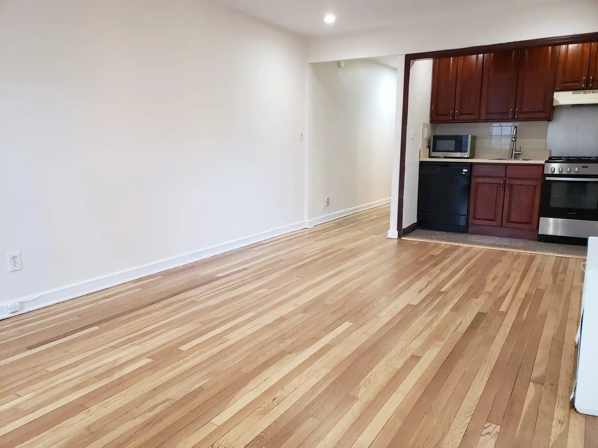 4th image of 165 Vroom St #2B, Jersey City, NJ 07306 | MLS# 260017074